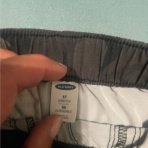 Bundle of 3 pairs of Old navy Boy shorts , Size 5T - Picture 4 of 7